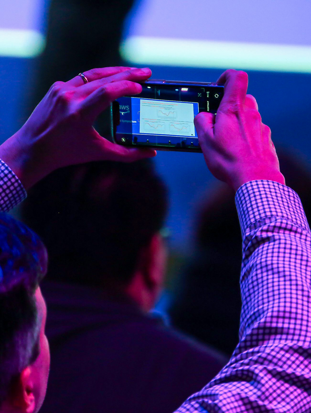 lab212_Portfolio_AWS Retail Symposium_Mosaico-Plateia